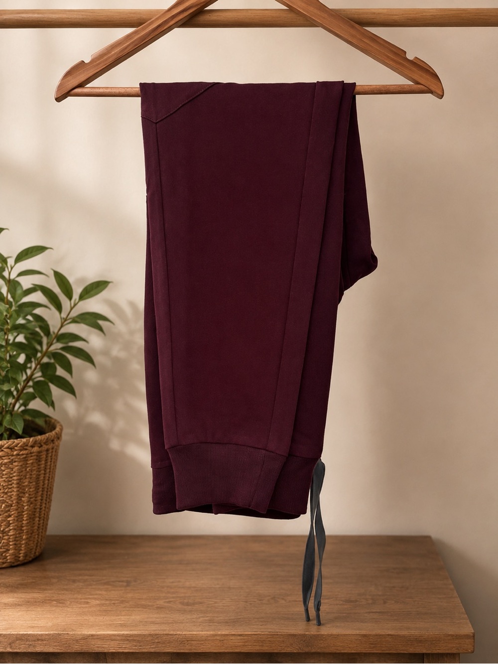 NWOT FIGS Women’s Burgundy contrast Drawstring jogger Scrub Pant xs - Picture 3 of 7